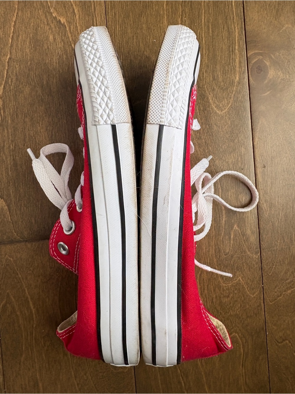 Converse Chuck Taylor All Star Red Low Top Sneakers Women’s 7.5 Men’s 5.5 - Picture 3 of 5